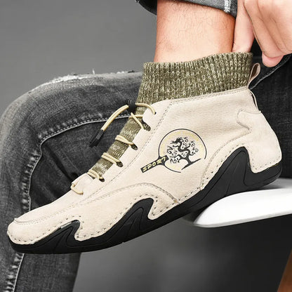 Winter-ready Plush Leather Men's Casual Sneakers: Stylish, Anti-Slip, and Warm Outdoor Shoes.