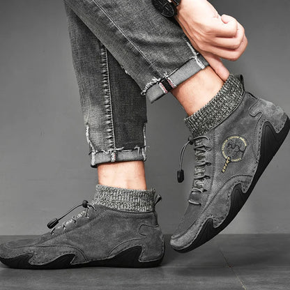 Winter-ready Plush Leather Men's Casual Sneakers: Stylish, Anti-Slip, and Warm Outdoor Shoes.